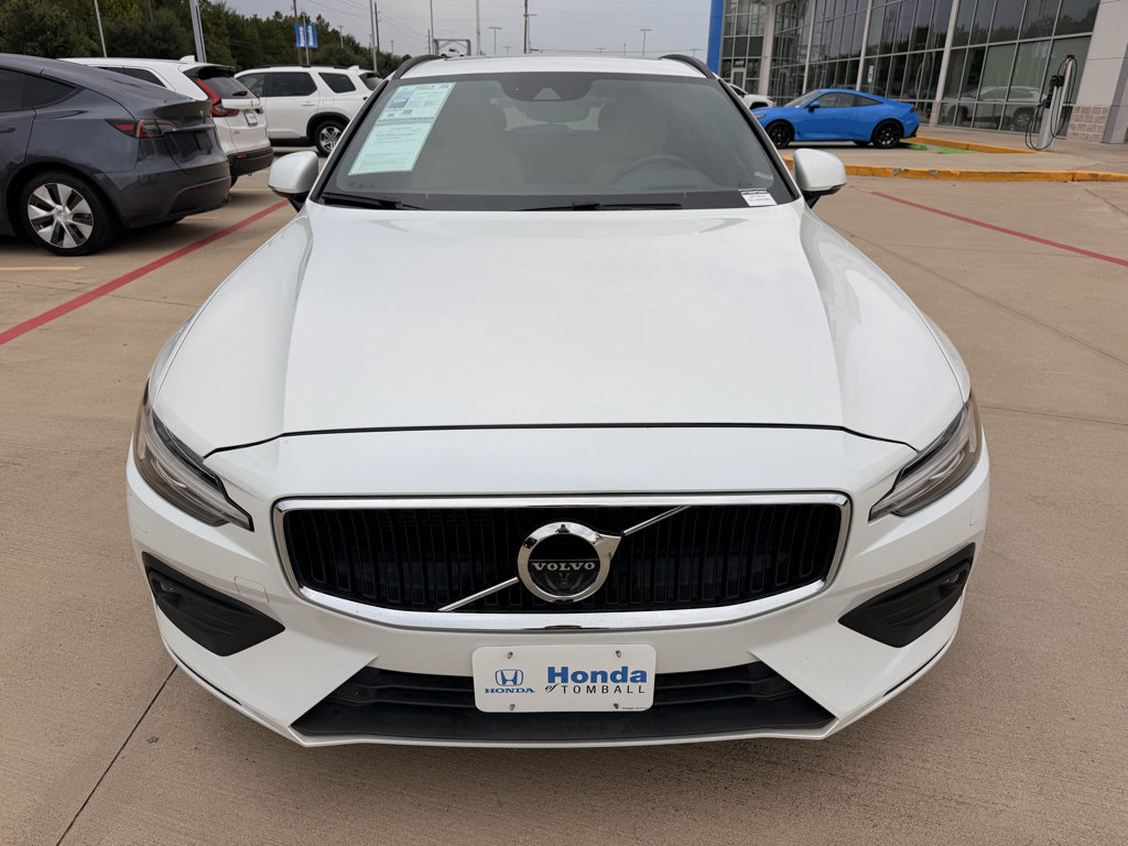 Used 2020 Volvo V60 T5 Momentum FWD image 3