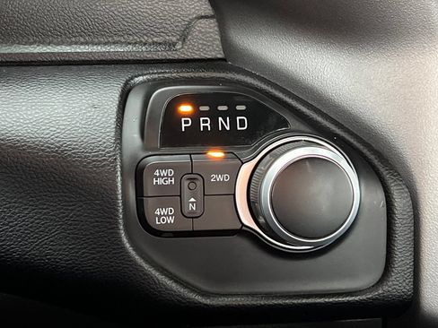Used 2024 RAM 2500 Big Horn AWD/4WD image 30