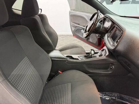 Used 2019 Dodge Challenger R/T RWD image 42