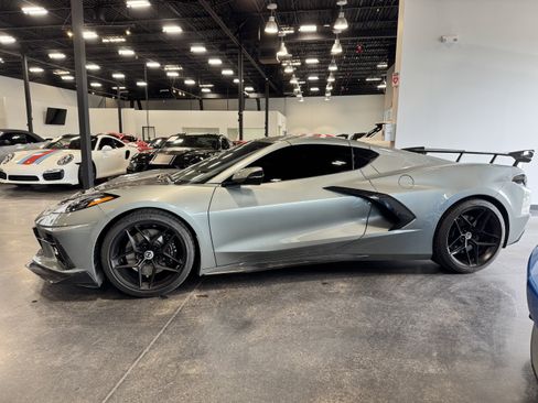 Used 2024 Chevrolet Corvette Stingray Coupe w/ Z51 Performance Package image 21