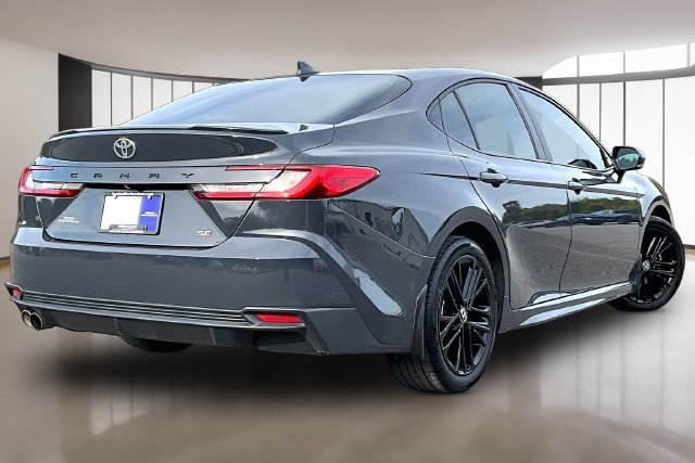 Used 2025 Toyota Camry SE w/ Convenience Package FWD image 6