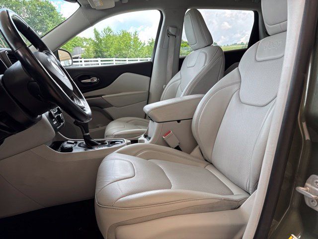 Used 2020 Jeep Cherokee Limited AWD/4WD image 14