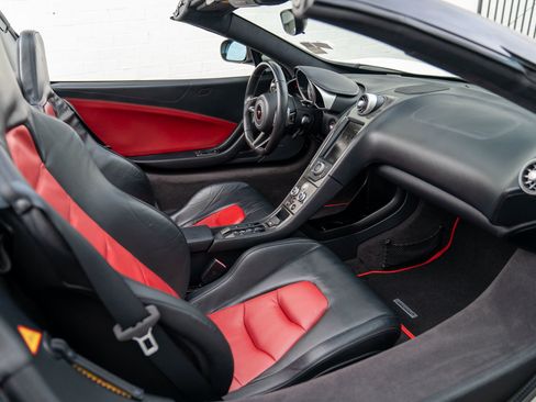 Used 2016 McLaren 650S Spider RWD image 46