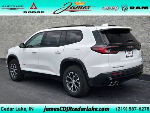 Used 2025 GMC Acadia AT4 w/ Luxury Package AWD/4WD image 3