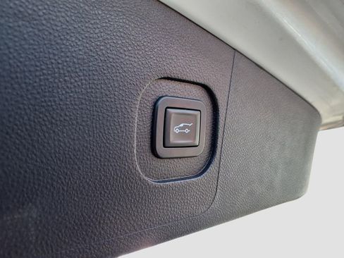 Used 2017 GMC Terrain SLT w/ Open Road Package image 32