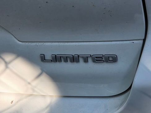 Used 2024 Jeep Grand Cherokee L Limited w/ Luxury Tech Group II image 9