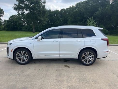 Certified 2024 Cadillac XT6 Premium Luxury w/ Technology Package FWD image 2