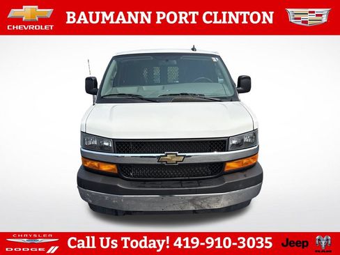 Used 2025 Chevrolet Express 2500 w/ Driver Convenience Package RWD image 8