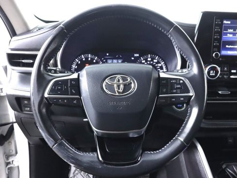 Used 2021 Toyota Highlander XLE image 11