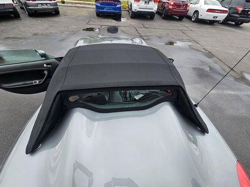 Used 2007 Pontiac Solstice Convertible w/ Preferred Package RWD image 25