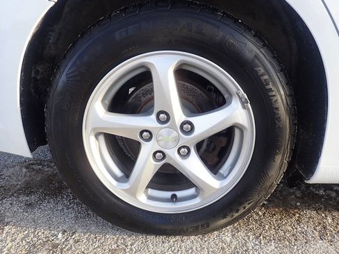 Used 2017 Chevrolet Malibu LS image 28