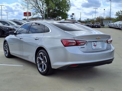 Used 2022 Chevrolet Malibu LT image 2