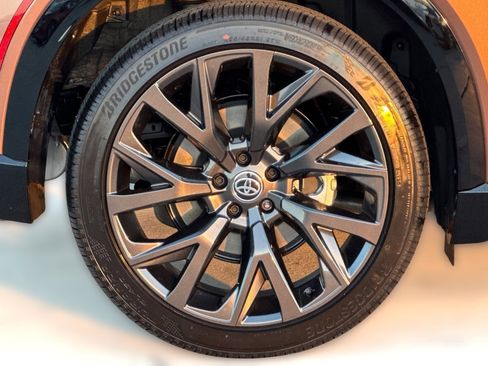 New 2025 Toyota Crown Signia image 10