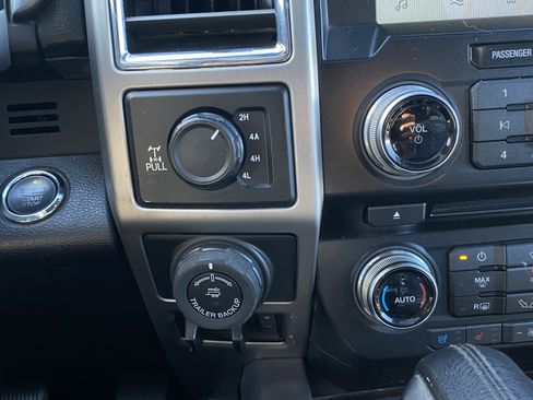 Used 2016 Ford F150 Platinum w/ Equipment Group 701A Luxury image 15