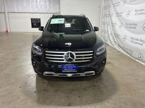 New 2026 Mercedes-Benz GLB 250 4MATIC image 2