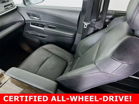 Certified 2025 Toyota Sienna Platinum image 25
