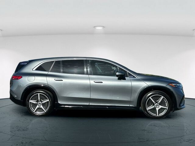 Used 2023 Mercedes-Benz EQS 580 4MATIC SUV w/ Acoustic Comfort Package image 7