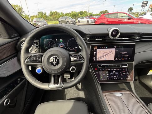 Used 2025 Maserati Grecale Folgore AWD/4WD image 19