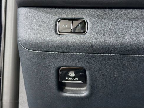 Used 2026 Lincoln Navigator L Reserve AWD/4WD image 11