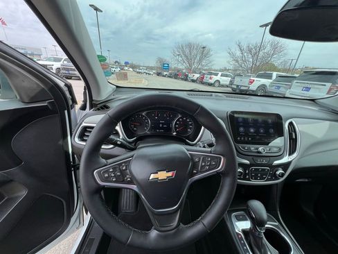 Used 2023 Chevrolet Equinox LT image 43