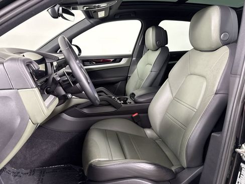 Certified 2024 Porsche Cayenne AWD/4WD image 5