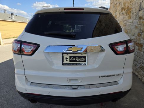 Used 2015 Chevrolet Traverse LTZ FWD image 18