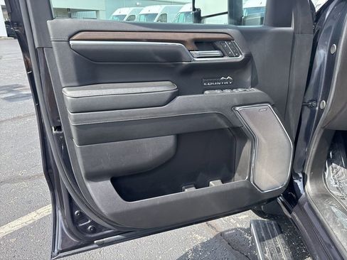 Used 2024 Chevrolet Silverado 1500 High Country w/ High Country Premium Package AWD/4WD image 42