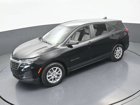 Used 2023 Chevrolet Equinox LS FWD image 45