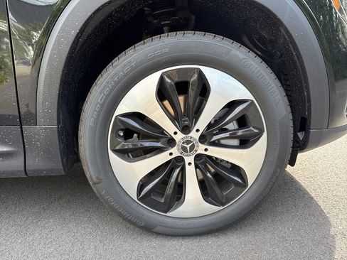 New 2026 Mercedes-Benz GLB 250 4MATIC image 9