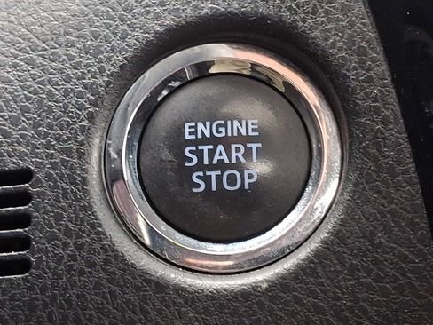 Used 2017 Toyota Corolla XSE image 25