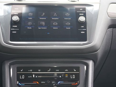 Used 2022 Volkswagen Tiguan SE FWD image 20