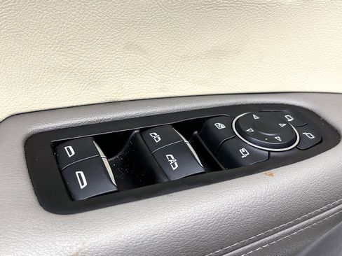 Used 2024 Cadillac XT6 Premium Luxury image 18