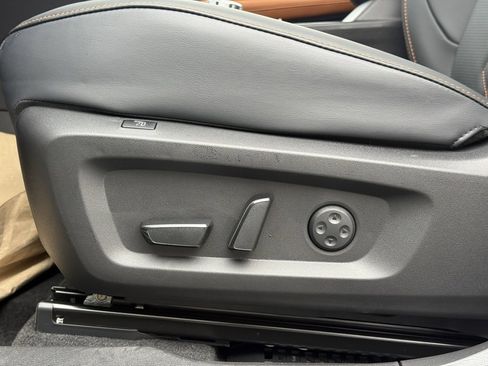 Used 2025 Mitsubishi Outlander SEL image 12