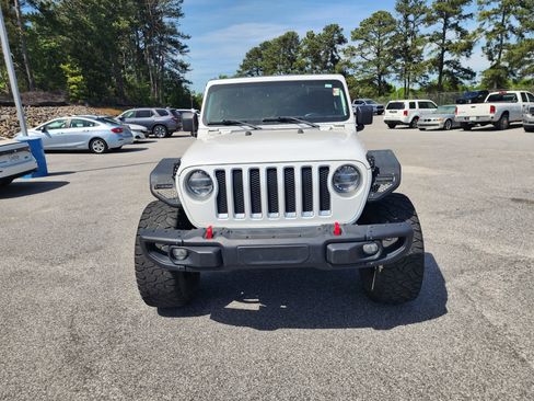 Used 2018 Jeep Wrangler Unlimited Sahara image 11