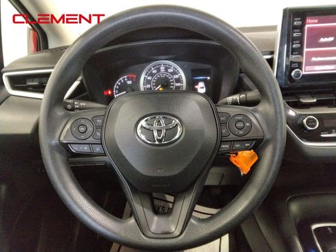Used 2020 Toyota Corolla LE image 12