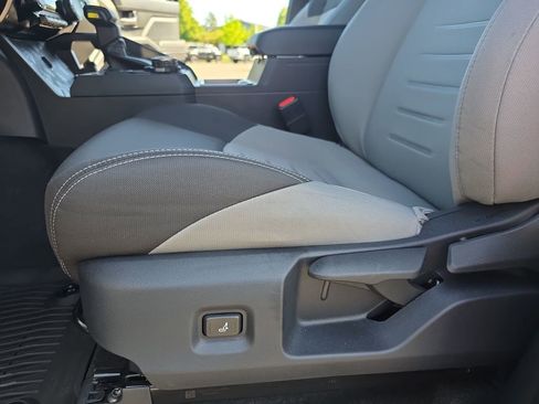Used 2025 Toyota Tacoma TRD Sport AWD/4WD image 29