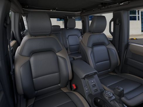 New 2025 Ford Bronco Big Bend w/ Black Diamond Package AWD/4WD image 35