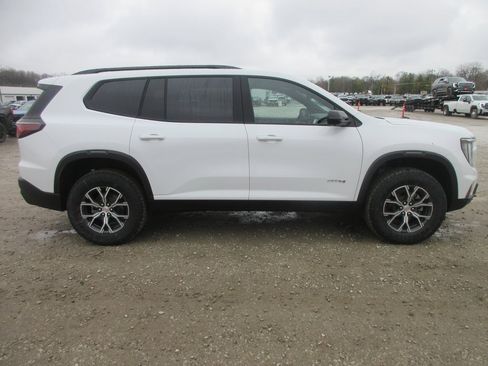 New 2026 GMC Acadia AT4 image 3
