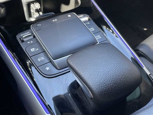 Used 2023 Mercedes-Benz EQB 250+ image 23