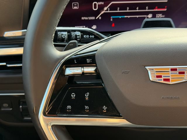 Used 2025 Cadillac Escalade Premium Luxury RWD image 22