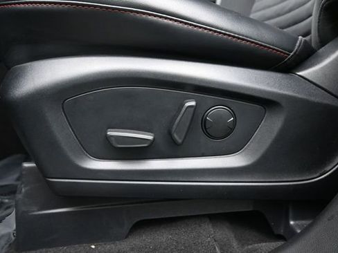 Used 2025 Ford Explorer ST-Line w/ ST-Line Street Pack AWD/4WD image 15