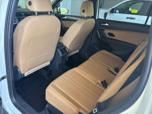 Used 2024 Volkswagen Tiguan SE w/ Panoramic Sunroof Package AWD/4WD image 33