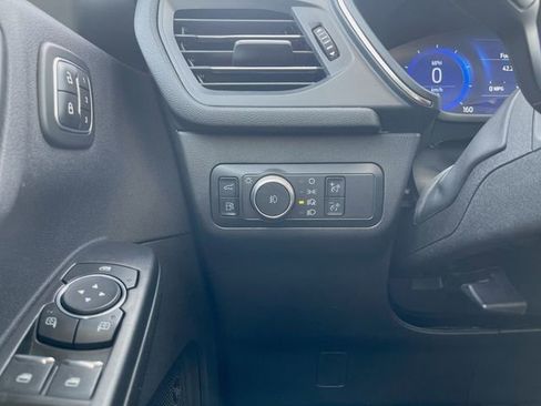 Used 2022 Ford Escape Titanium w/ Class II Trailer Tow Package image 19