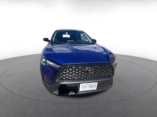 Used 2025 Toyota Corolla Cross LE video 2