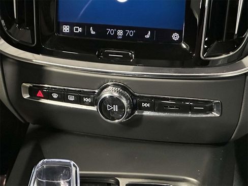 Used 2024 Volvo V60 B5 Cross Country Ultimate image 20