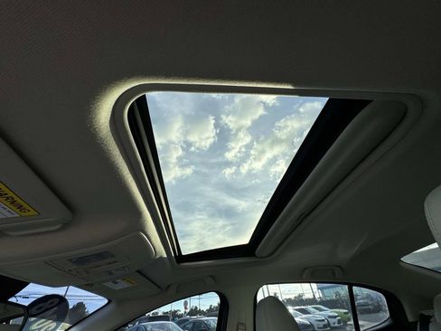 Used 2018 MAZDA MAZDA3 Grand Touring image 28