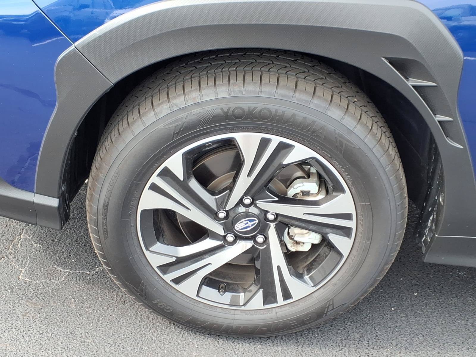 Used 2025 Subaru Crosstrek 2.5i Premium AWD/4WD image 30