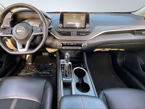 Certified 2025 Nissan Altima 2.5 SR image 17