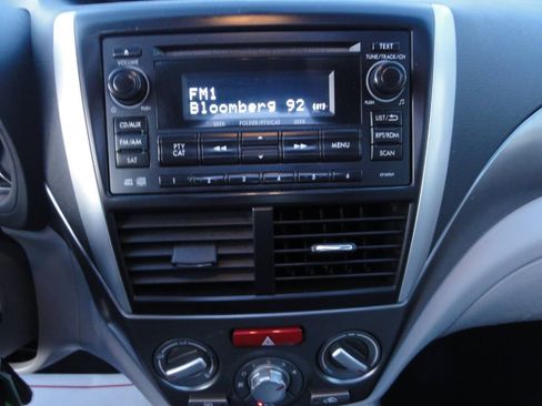 Used 2012 Subaru Forester 2.5X Premium w/ All-Weather Pkg image 22