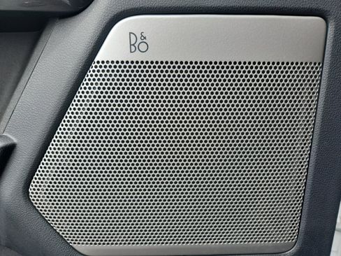 Certified 2022 Ford F150 XLT w/ Equipment Group 302A High image 26